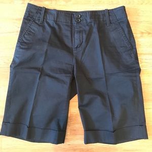 Banana Republic Black Bermuda Shorts 4 EUC